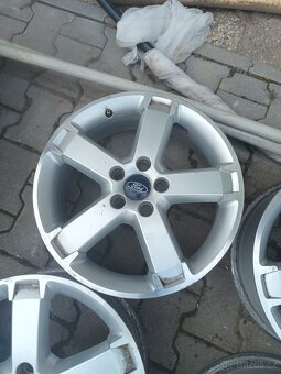 Ford,volvo - 5