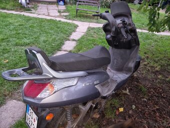 Kymco dink Yager 125 - 5