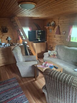 Prodej útulné chaty s bazénem, zahradou a pergolou - 5