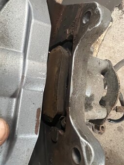 Prodám brzdy Akebono Nissan 370Z - 5