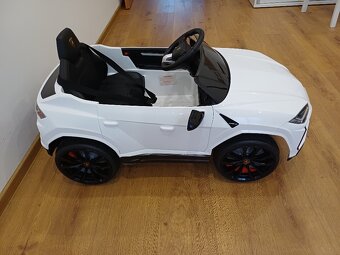 AUTÍČKO LAMBORGHINI URUS - 5