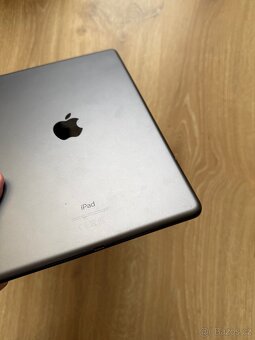 Apple IPad 8. Generace 128GB wifi, IOS 26 - 5