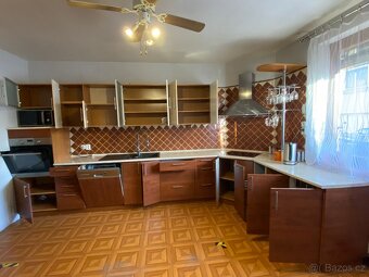 Starší kuchyňská linka - 5
