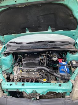 Toyota Yaris 1.0 - 5