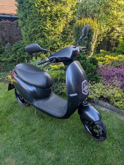 Elektroskútr Ecooter E1 2019 elektrický skútr - 5