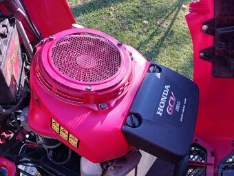 Zahradní traktor Honda HF 2417 - 5