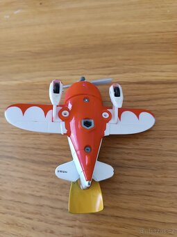 Letadla Pixar z kovu - 5