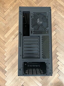 skříň Fractal Design Meshify C Dark Tempered Glass - 5