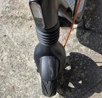 Elektro koloběžka Ninebot KickScooter F2 Pro by Segway - 5