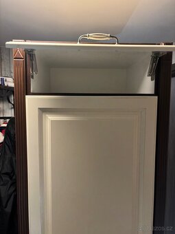 Vestavěná lednice Siemens + skříň - 5