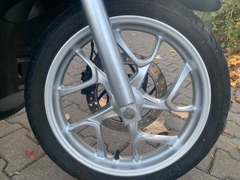 Piaggio Medley 125 - 5