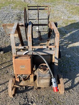 Cirkulárka s kolébkou a štípacím hrotem - 5