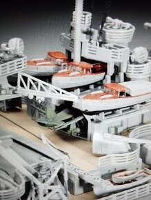 MODEL LODĚ BISMARCK REVELL 1:350 KE SLEPENÍ - 5