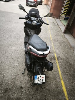 Aprilia SR GT 125 - 5