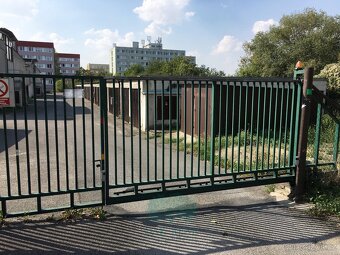 Pronájem stání ve dvojgaráži v garážovém areálu, ulice Bohus - 5