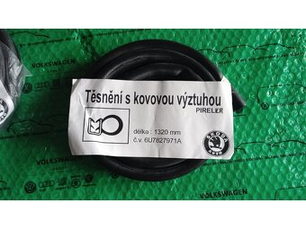 těsnění zadních dveří uprostřed 1320mm Škoda Felicia Pick-Up - 5