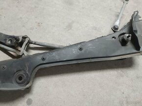 BMW E60/E61 535d 200kw lišta předních stěračů. - 5