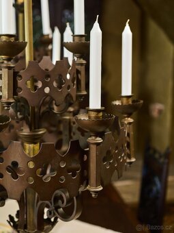 Monumentální párové neogotické bronzové svícny – výška 100 c - 5