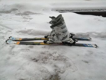 lyže 130 + lyžáky 39 - 5