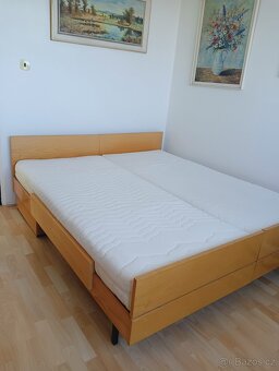 Skříň,toaletka, noční stolek,postele - 5