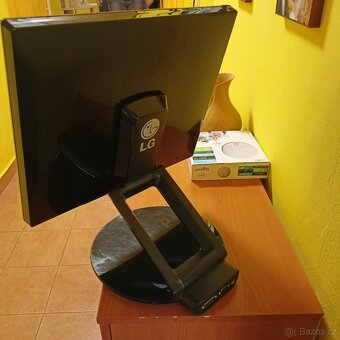 Monitor LG - 5