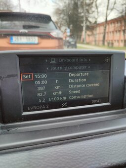 BMW E87 monitor navigace - vadné sklápění - 5
