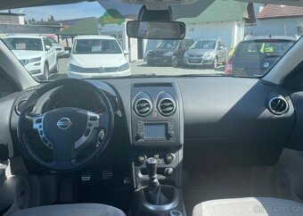 Nissan Qashqai 2.0i 4x4 TEKNA 7 míst benzín manuál 104 kw - 5