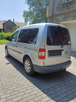 Prodám VW Caddy life v krásném stavu bez koroze - 5