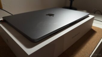 Apple MacBook Air 15″ (model 2023) s výkonným čipem Apple M2 - 5