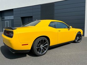 DODGE CHALLENGER 6,4L SHAKER MANUÁL - 5