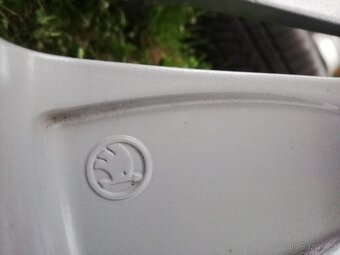 zimní sada Škoda Superb 3 Continental 215/55 R17 - 5