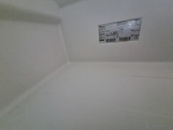Darují za odvoz  vestavnou ledničku Whirpool - 5