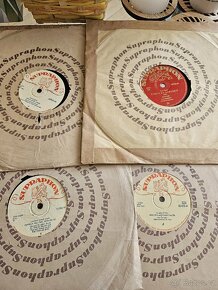 19 LP desek, prý tzv. "šelaky" - 5