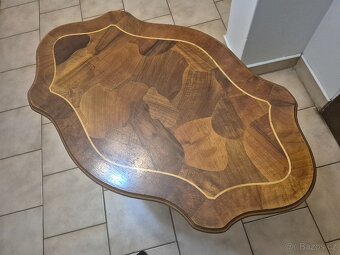 Stolek s intarzovanou kresbou - 5