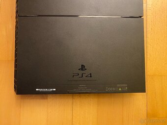 PlayStation 4 500GB + 2x DualShock 4 + PS4 Kamera - 5