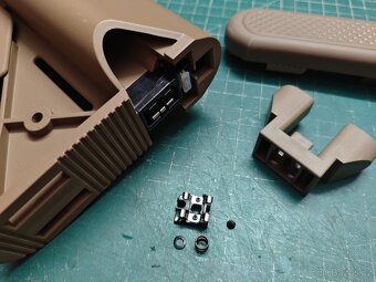 Tokyo Marui pažba M4 NGRS - 5