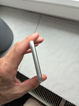 iPhone SE 2020 - 5