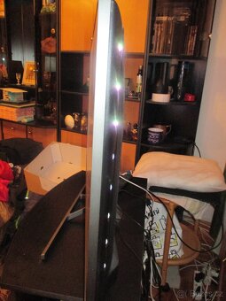 Philips s podsvícení+STOJAN na zeď uhl. 110cm - 5