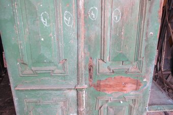 4/ Staré vchodové dveře - 5