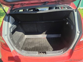 Hyundai i30 1.6crdi-85kw digiklima, servisované vozidlo - 5