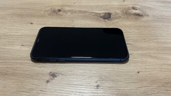 Apple iPhone 11 128GB, příslušenství, 3200Kč - 5