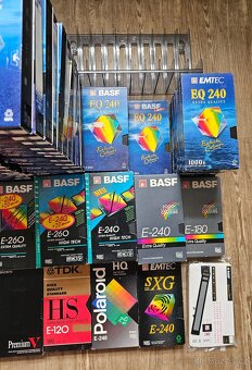 PRODÁM SADU 55KS ZNAČKOVÝCH VHS KAZET K PŘEHRÁNÍ EMTEC BASF - 5