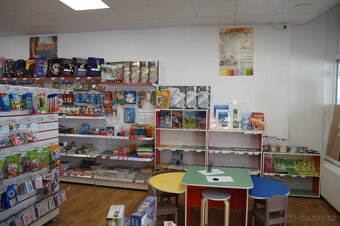 Vybavení obchodů, pokladna, regály - 5