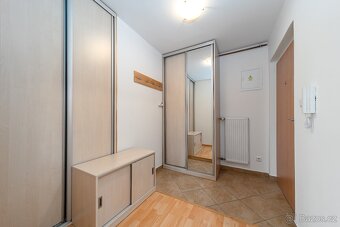 atraktivní 2+kk s vanou - ul.U Křížku, Praha 4 - Vršovice - 5