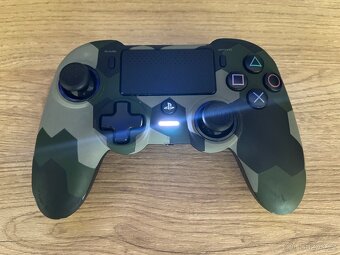 Playstation 4 500Gb, ovládač , kabeláž a hry - 5