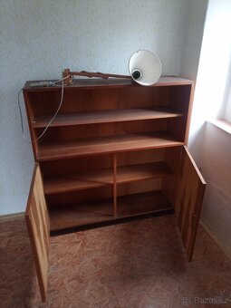 Skříně + lampa - 5