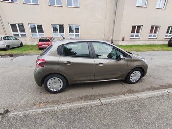Peugeot 208 1.2 60 kW, najeto jen 43 000 km - 5