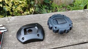 Tenere 700 doplňky, víčko nádrže - 5