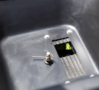 Rozmetadlo na hnojivo a posypový materiál - 5