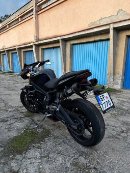 Triumph Street Triple 675 - 5